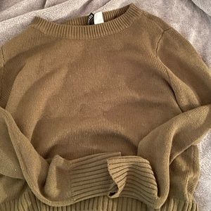 A h&m green sweater
